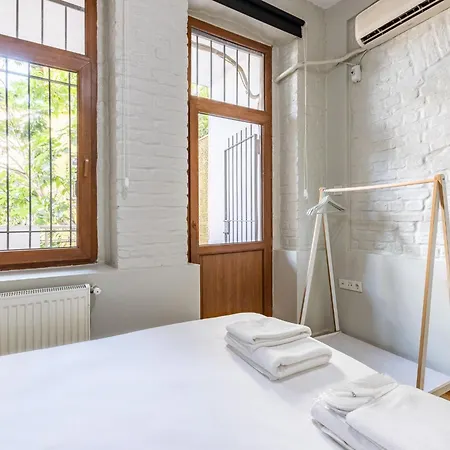 Pin Exclusive 1 Bd Taksim B2