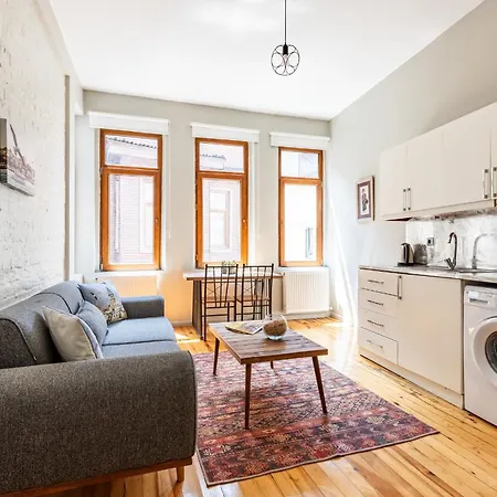 Pin Exclusive 1 Bd Taksim B2 * Κωνσταντινούπολη